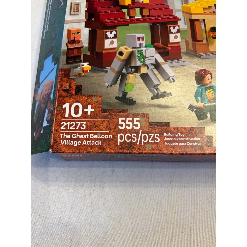 LEGO Minecraft The Ghast Balloon Village Attack 21273 Kids Multi New Open Box